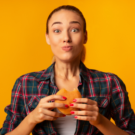 Czym jest cheat meal i czy warto to stosować w swojej diecie?